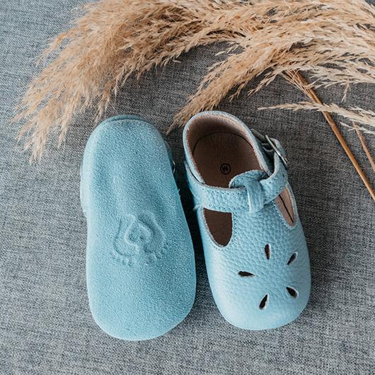 Light blue baby shoes top