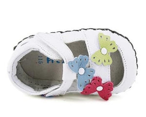 Pretty leather baby shoes. Baby shoes and footwear online