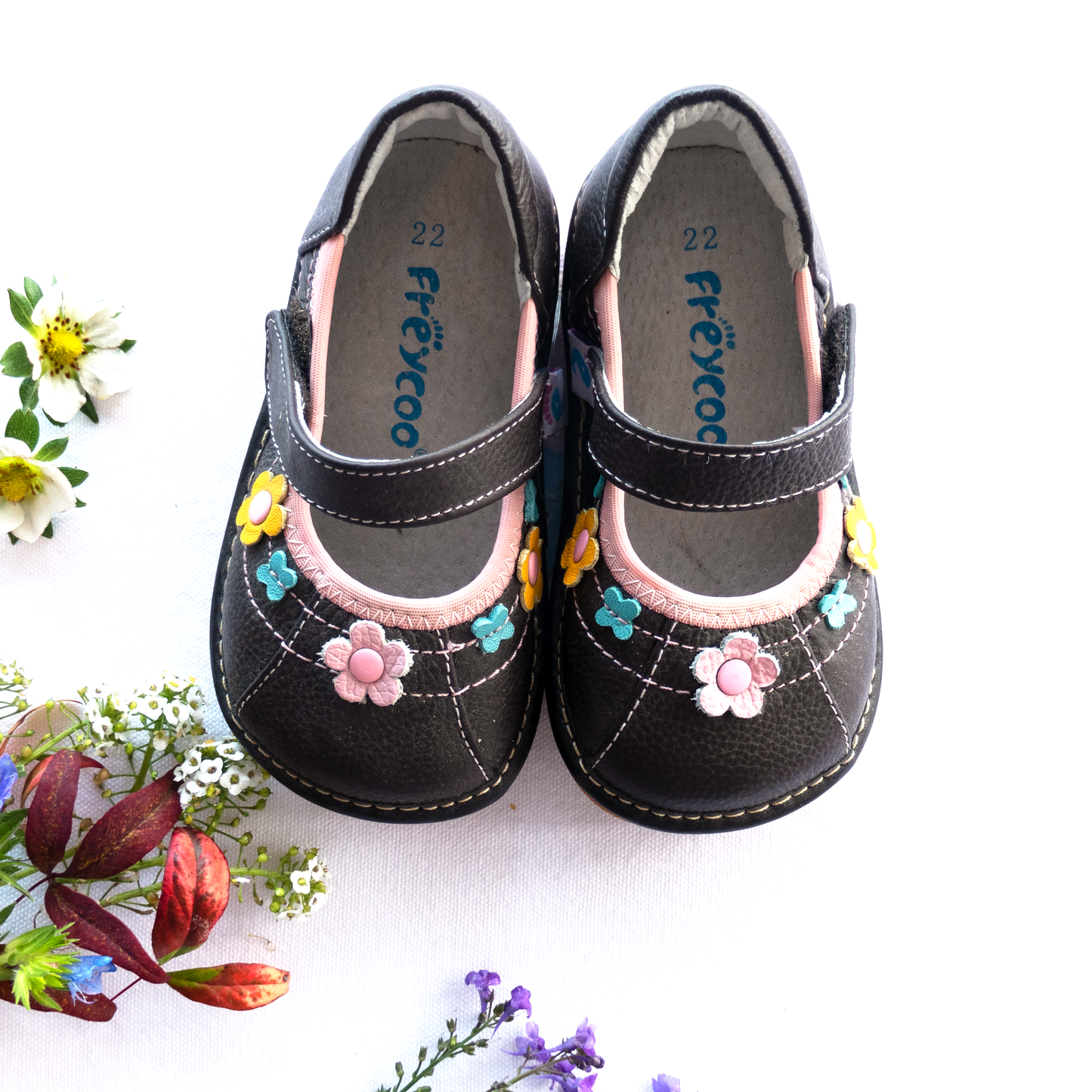 Childrens winter shoes, Kids Shoes. Winter Shoes. Pretty Shoes